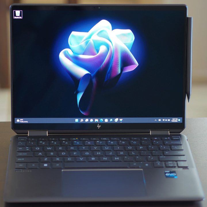 The display of the HP Spectre x360 13.5.