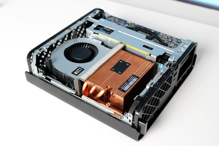 The thermal solution of the HP Z2 G9.