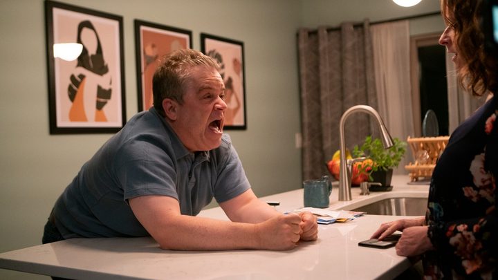 Patton Oswalt yells at Rachel Dratch in I Love My Dad.