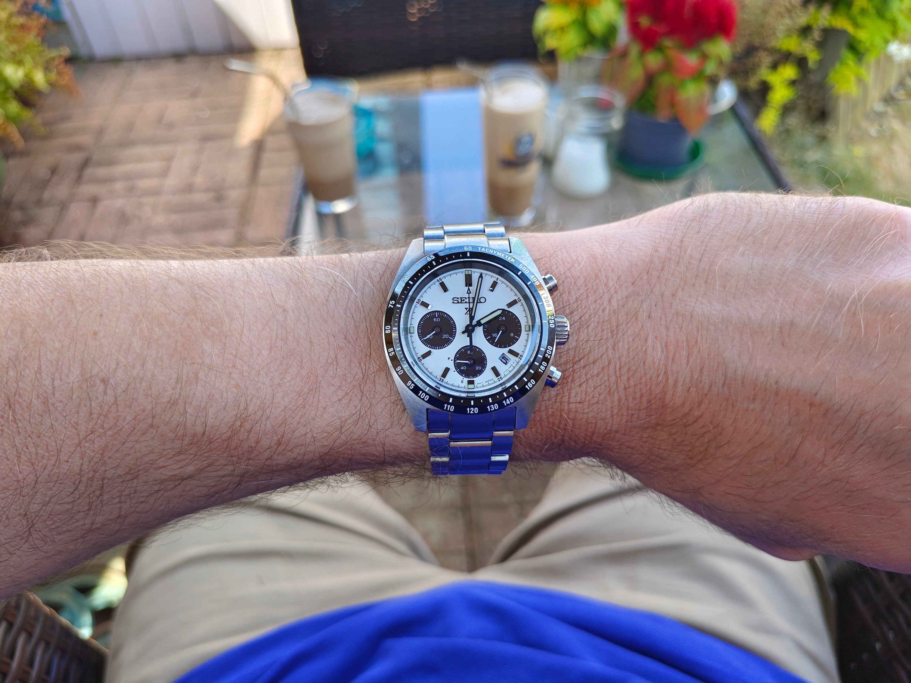 Photo of a watch taken with the iQoo 9T.