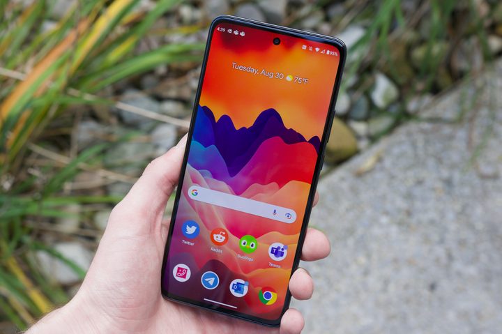 The Motorola Edge (2022).