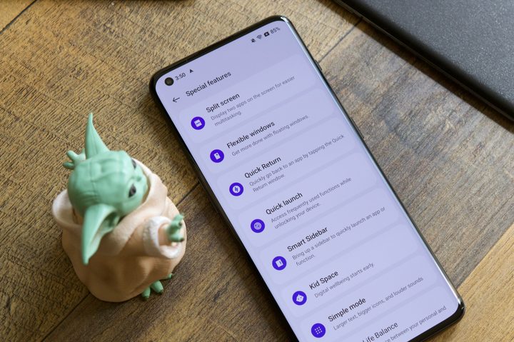 The 'Special features' page in OxygenOS 13, showing all of the various features for the software.