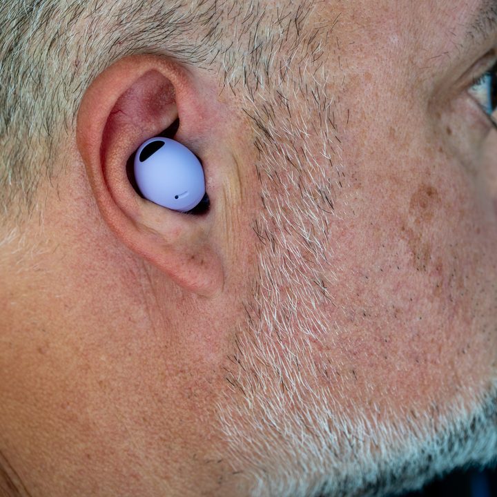 Samsung Galaxy Buds 2 Pro in-ear.
