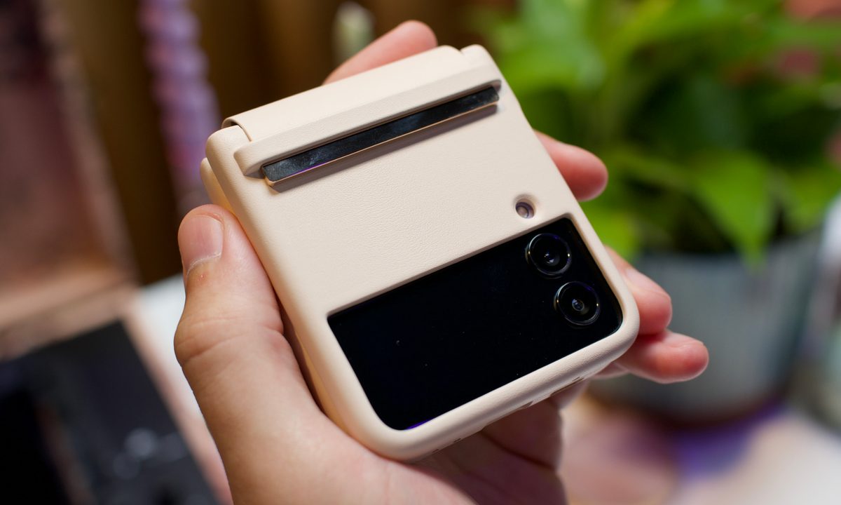 Samsung Galaxy Z Flip 4 case.