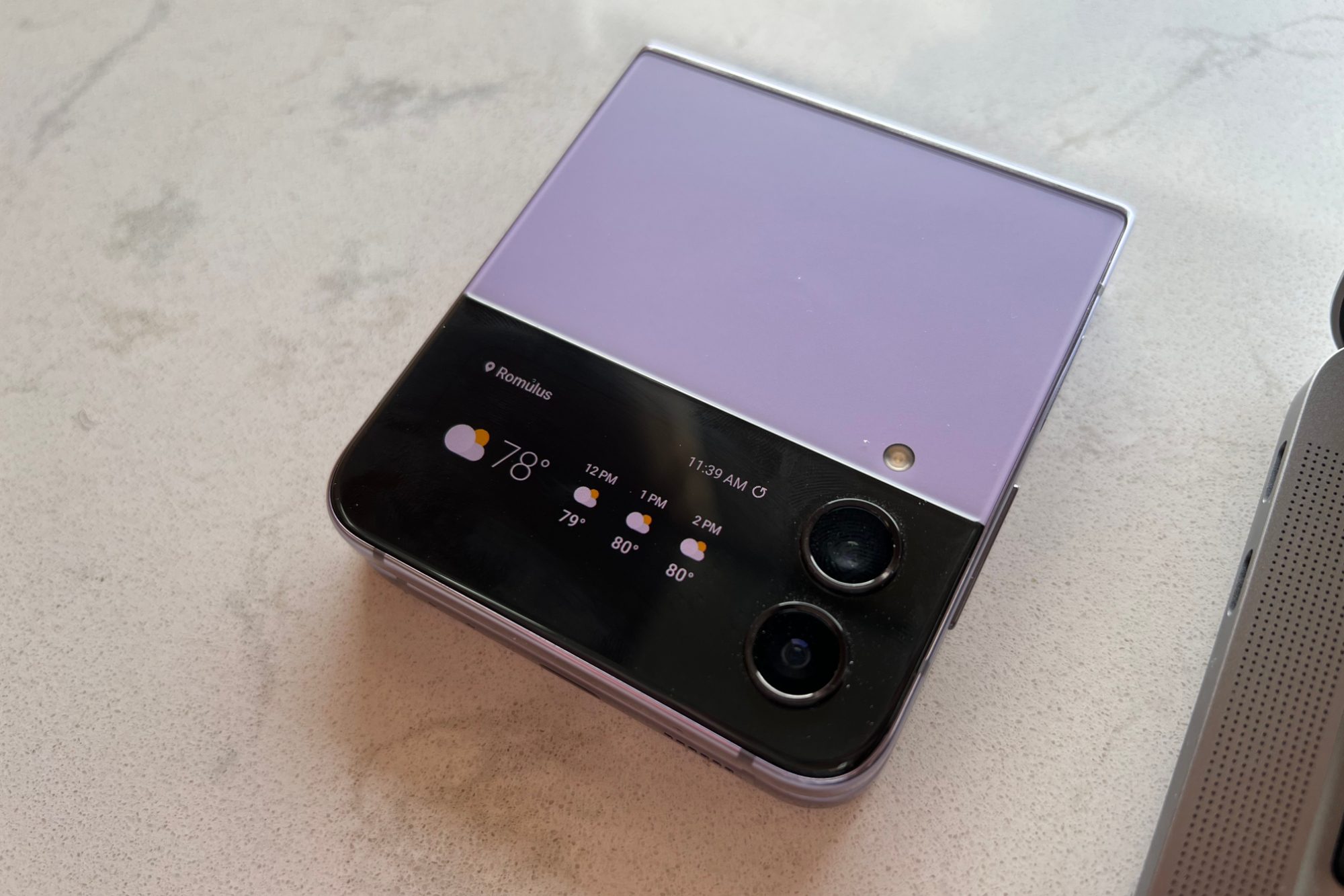 Samsung Galaxy Z Flip 4 colors: Should you go for mainstream or