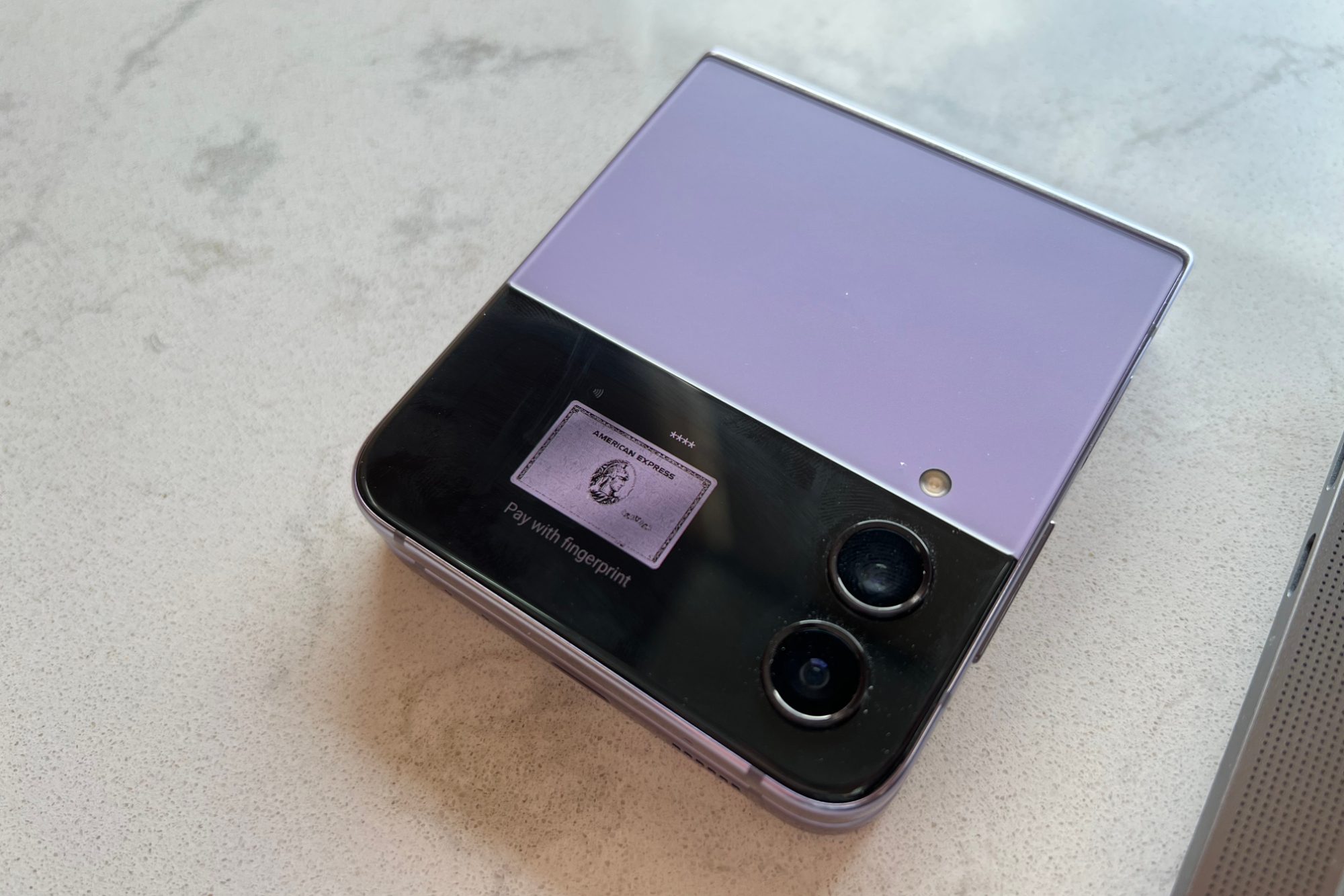 The cover screen on the Samsung Galaxy Z Flip 4.