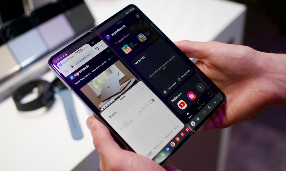 Samsung Galaxy Z Fold 4.