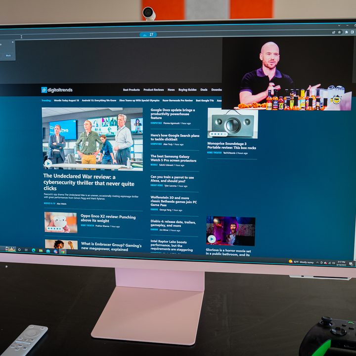 Picture-in-picture option on the Samsung M8 monitor.