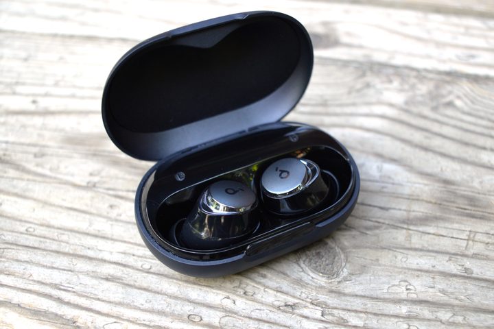 Soundcore Space A40.