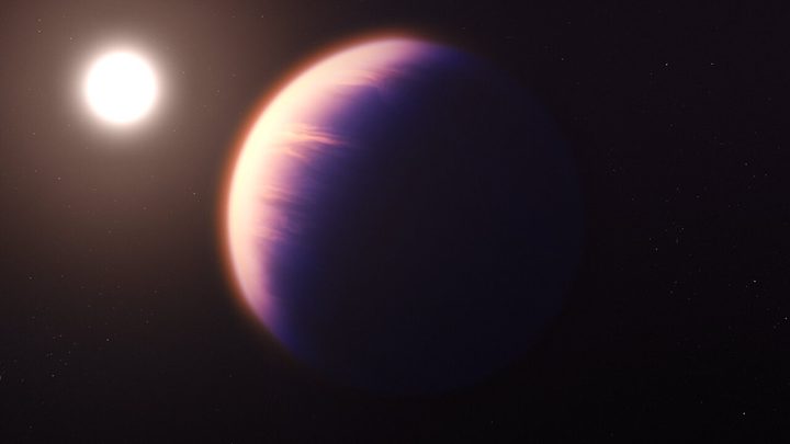 This is an illustration (artist’s impression) showing what the exoplanet WASP-39 b could look like, based on current understanding of the planet.