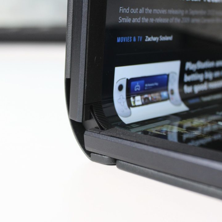 The hinge of the Zenbook Fold 17.