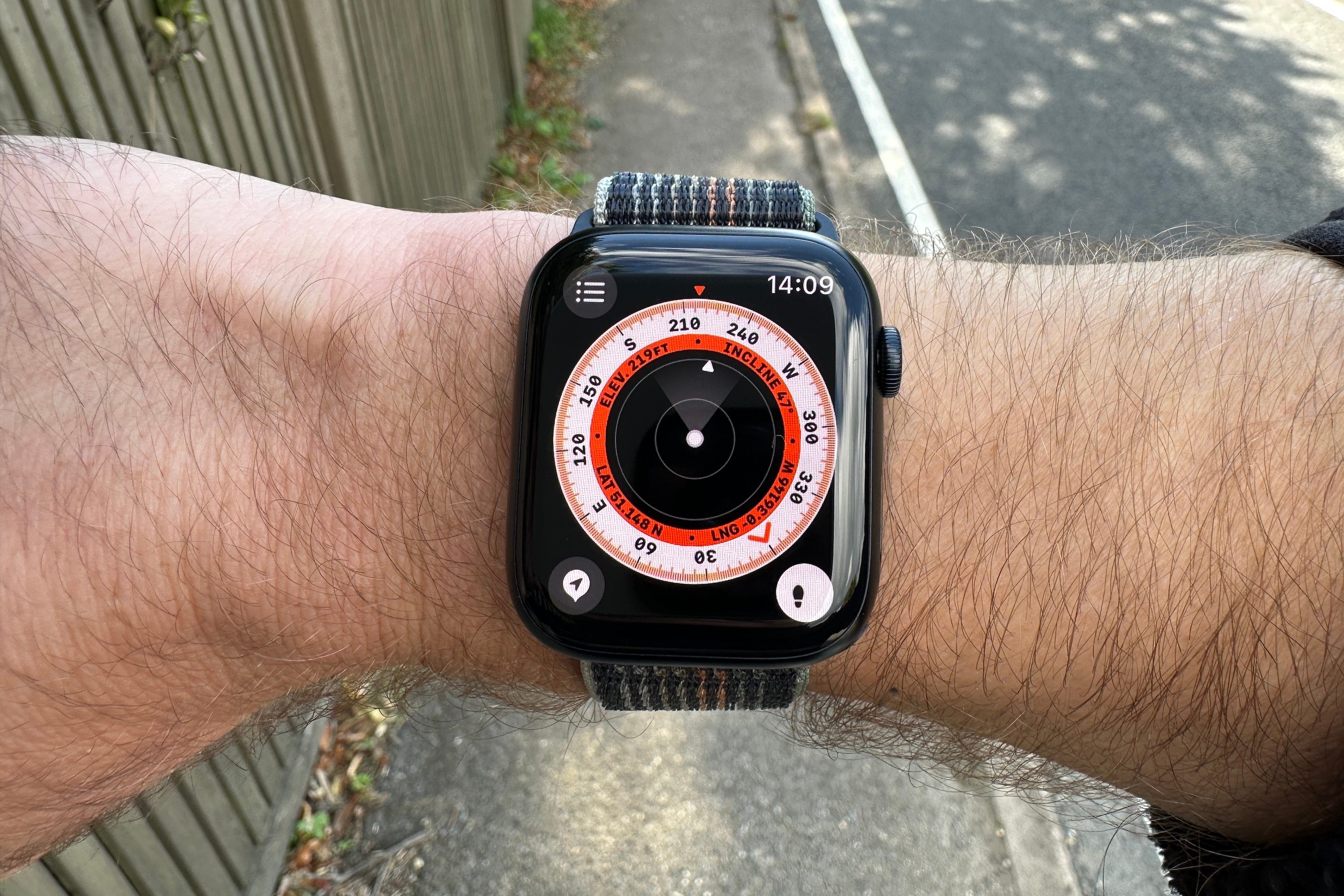 Back Track showing the direction to walk on the Apple Watch Series 8.