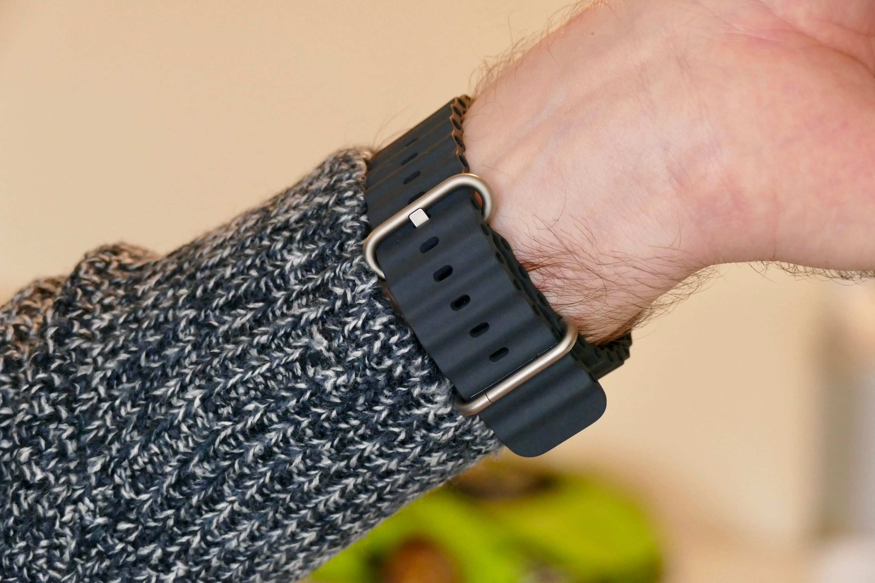 The Apple Watch Ultra's Ocean Band clasp and keeper.