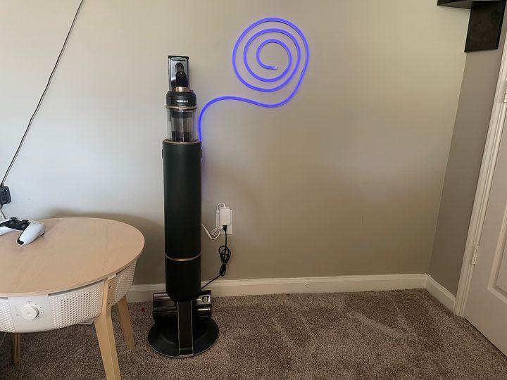 The Bespoke Jet mounted in its stand.