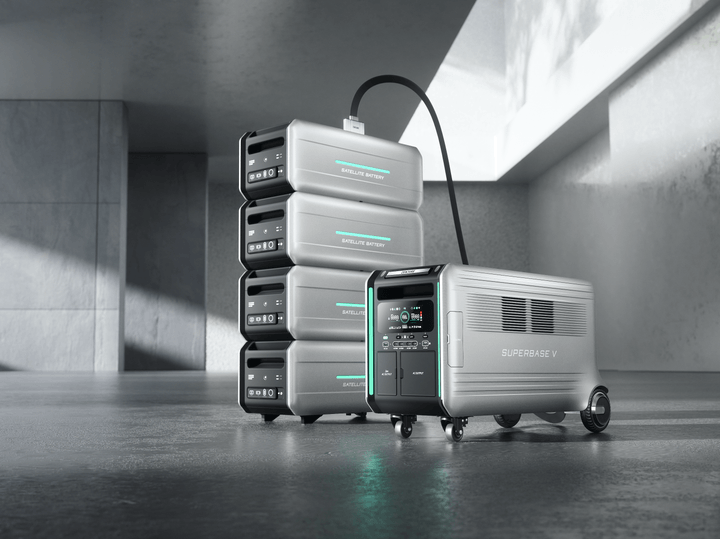 Zendure SBV with with satellite batteries connected and powered on.