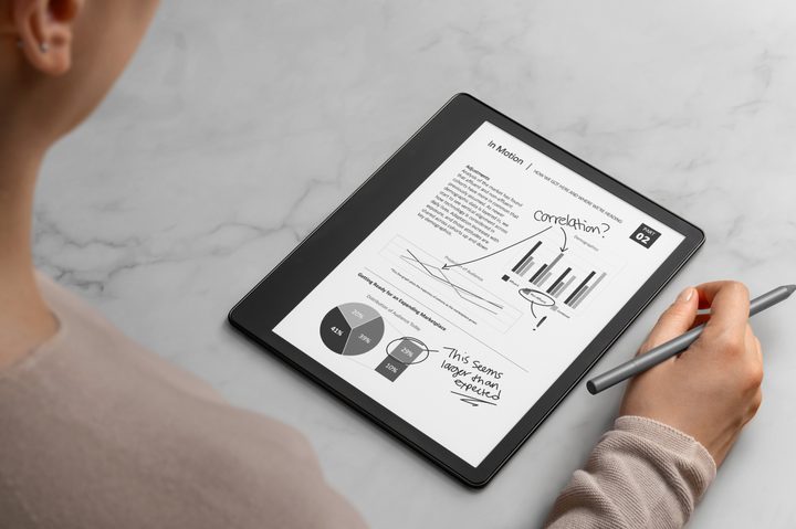 Amazon Kindle Scribe.