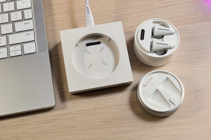 Angry Miao Cyberblade components seen in Ghost White.
