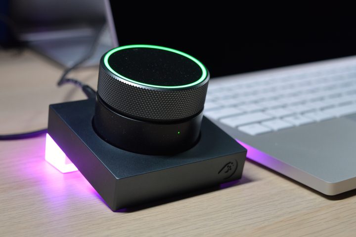 Angry Miao Cyberblade charging case and magnetic base close-up in Shell Black.