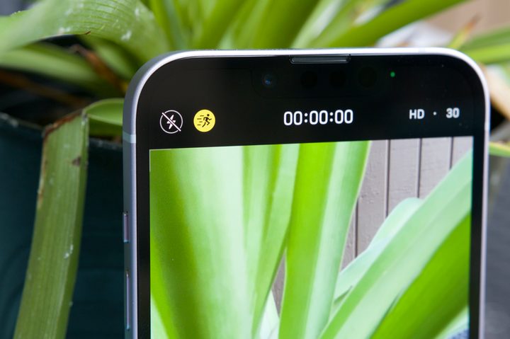 Action Mode icon on the iPhone 14's camera app.
