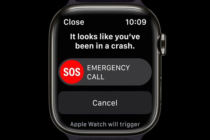 Car crash Apple Watch series 8