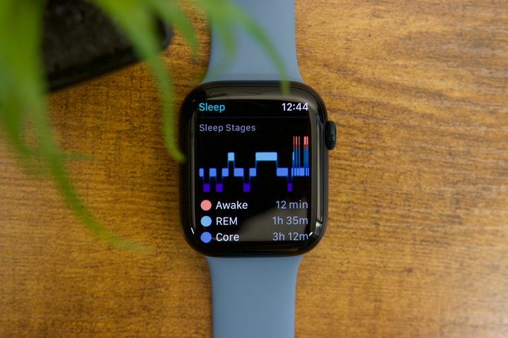 Apple Watch Series 8 showing sleep tracking results.