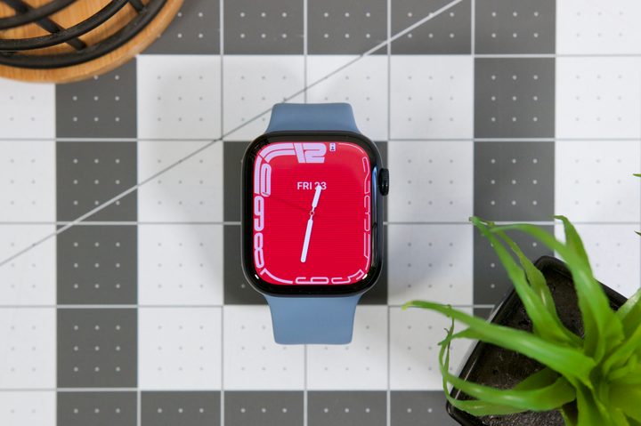 An Apple Watch Series 8 with the screen turned on.