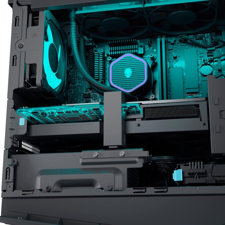 Alienware Aurora R15 internals.