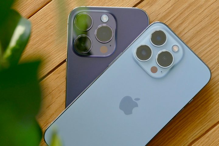 iPhone 14 Pro and 13 Pro camera modules.