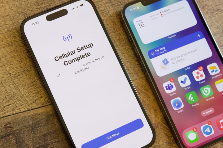 Transferring an eSIM from an old iPhone to an iPhone 14.