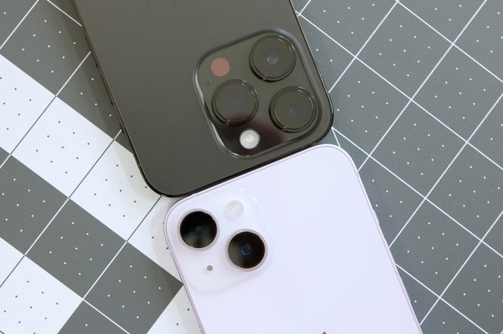 The iPhone 14 Pro and iPhone 14.