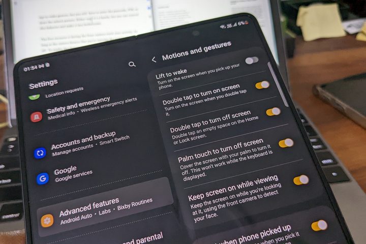 Samsung Galaxy Z Fold 4 motion and gestures