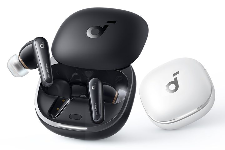 Soundcore Liberty 4 in black and white colors.