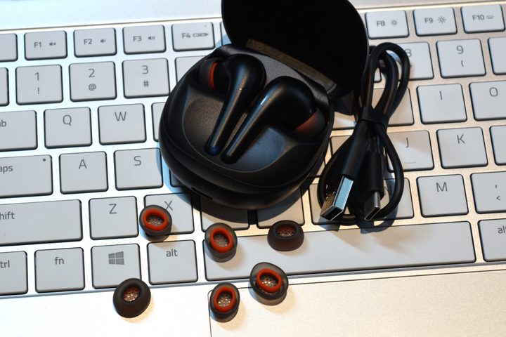 1More Aero wireless earbuds.