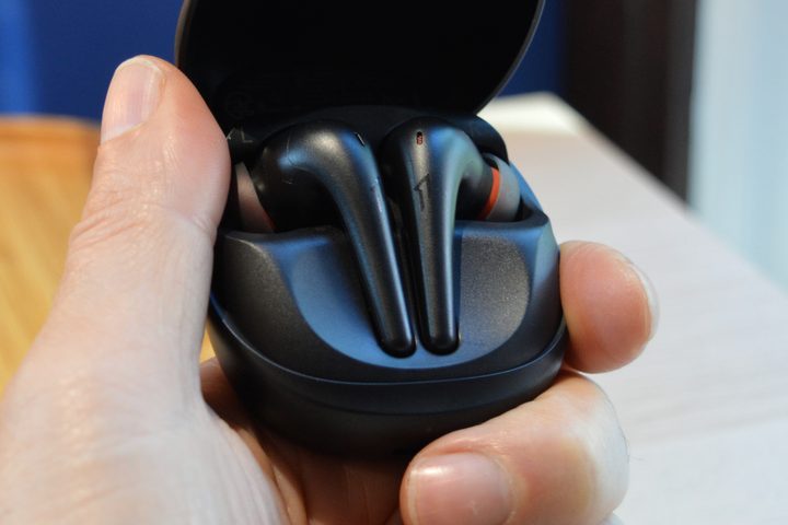 1More Aero wireless earbuds.