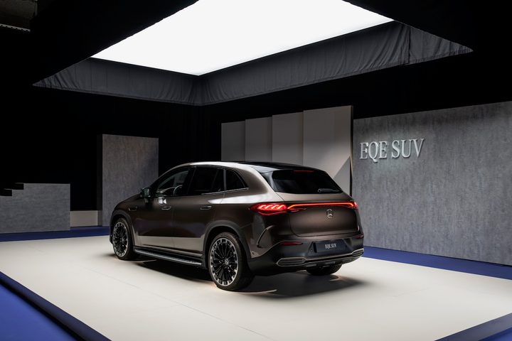 Rear three quarter view of the 2023 Mercedes-Benz EQE SUV.