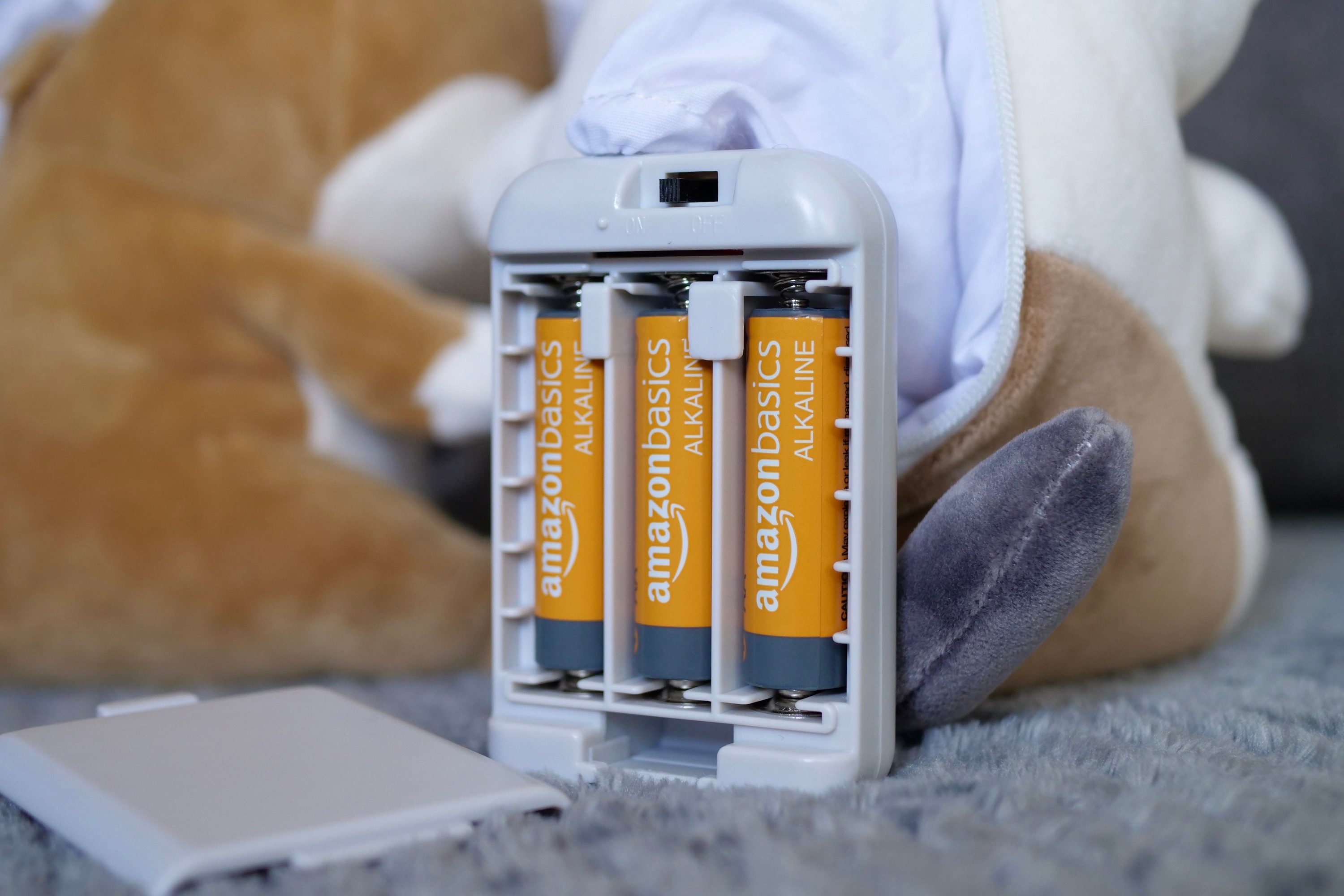 Amagami Ham Ham's open battery pack.