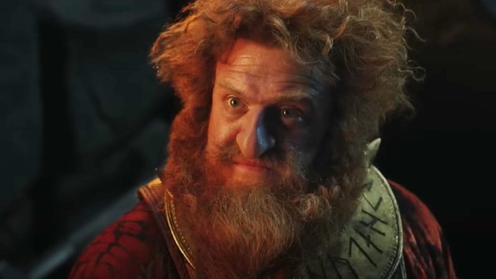 Durin looking concerned in The Rings of Power.