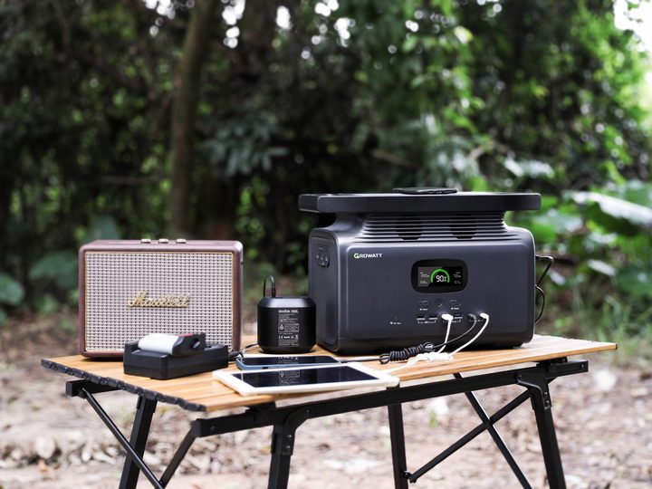 Growatt Infinity 1500 used while camping to plug in gear.