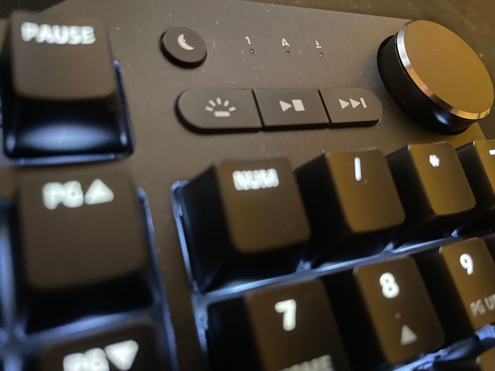 Das Keyboard 6 Pro media keys.