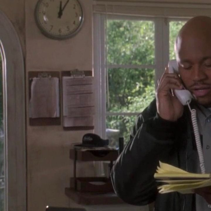 LL Cool J reads a passage from his novel to his girlfriend in the movie Halloween H20