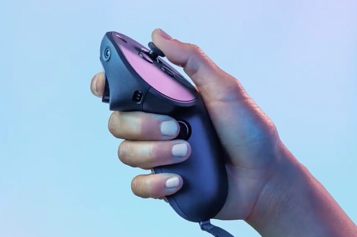Meta Quest Pro has new controllers with a ring.