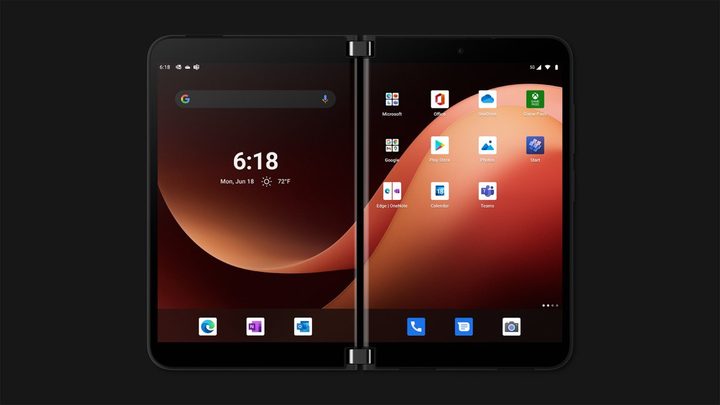 Microsoft's new wallpapers with Android 12L.