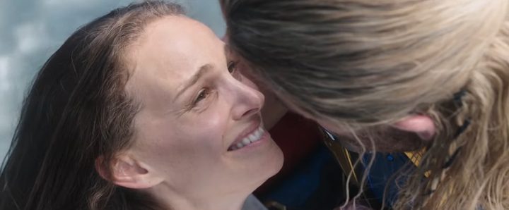 thor-holding-jane-in-his-arms-thor-love-and-thunder