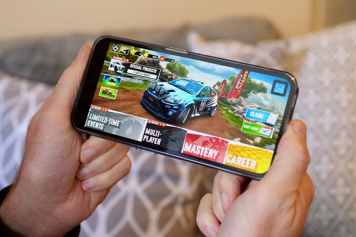 Playing Asphalt Xtreme on Netflix Games.