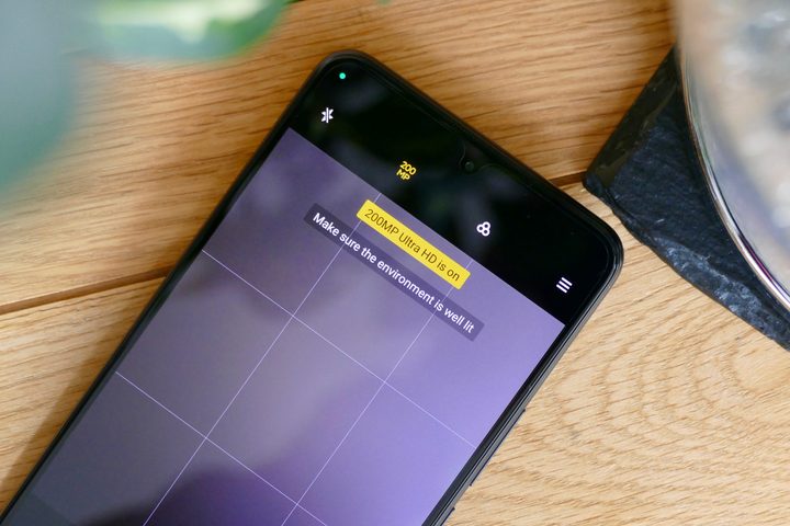 Activating the 200-megapixel camera mode on the Xiaomi 12T Pro.
