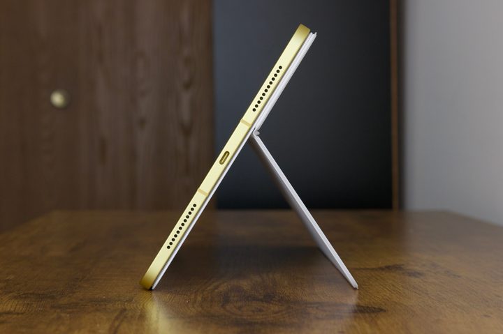 Apple iPad (2022) in the Magic Keyboard Folio stand.