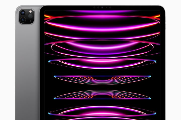 The front and back of the M2 iPad Pro.