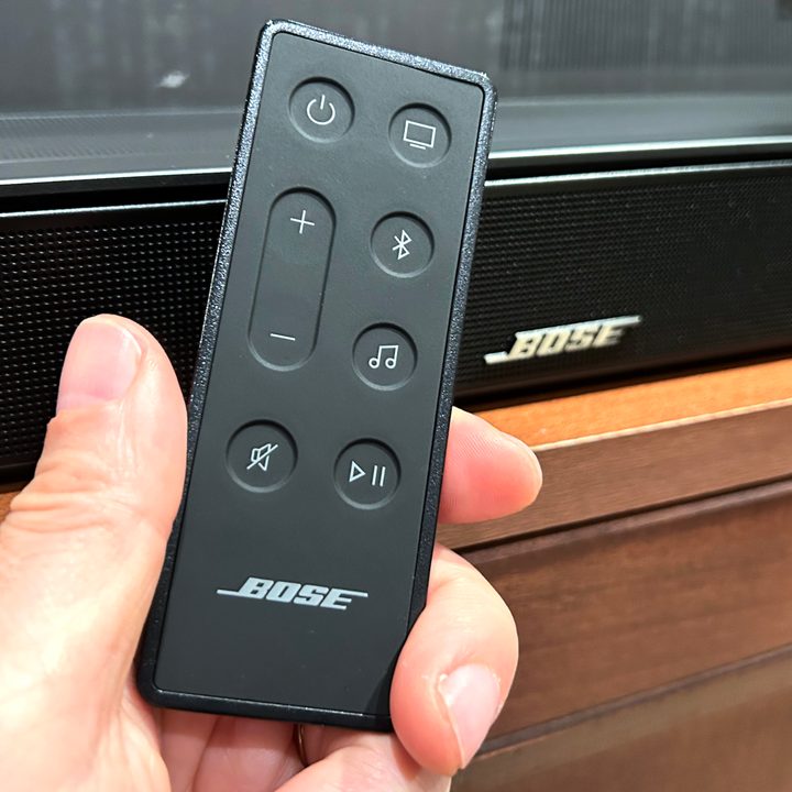 Bose Smart Soundbar 600 remote control.