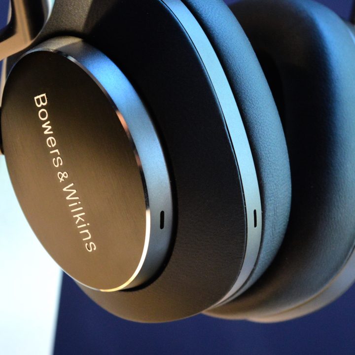 bowers and wilkins px8 review 00014