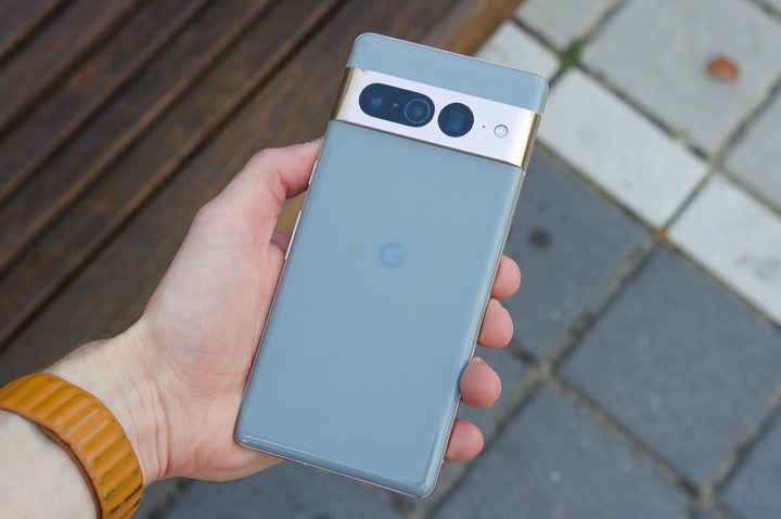 Someone holding the Google Pixel 7 Pro.